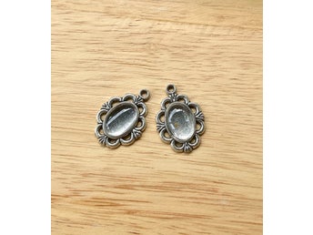 4 stycken helt nya berlocker med cabochon till smyckestillverkning