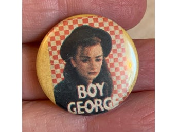 Retro, Knapp med nål, Tryck: Culture Club, Brosch