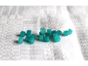1 sträng Jade kuber 4-4,5 x 4-4,5 mm