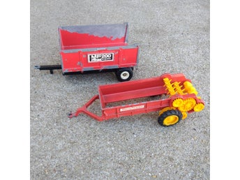 Massey Ferguson MF200 Vagn samt Gödselspridare Britains #reapåtradera