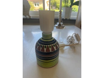 Retro, 60-tal, Bordslampa med mönster av Jane Wåhlstedt, Laholms keramik