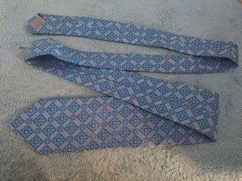 Slips 80-tal Pure Silk Röda Sigillet Ljusblå Längd 146 cm Bredd 8,5 cm