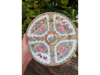 Kinesiskt Fat Tallrik Rose Medallion Famille Rose Handmålad 26 cm Vintage China