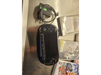 PSP-3004 och 7 stycken spel