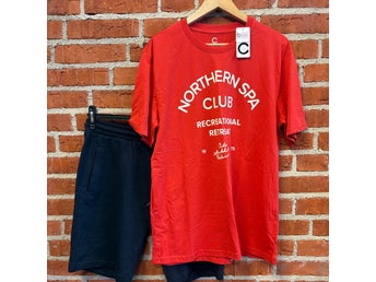 Nytt T-shirt och shorts set, storlek L