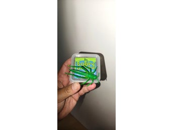 Goofy gooey sand slime with Grasshopper