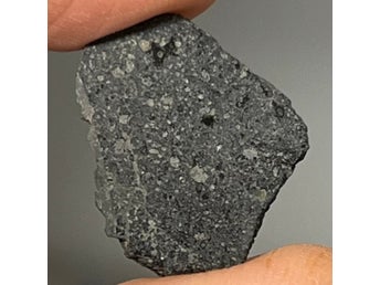 Super sällsynt meteorit! - Chwichiya 002 C3.00 ogrupperad - skiva - 0.8g