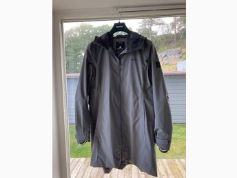 Helt NY Didriksson Bea Parka Grå (411834633) ᐈ Köp på Tradera Didriksons Parkas Bea Wns Parka Grå Regnjackor