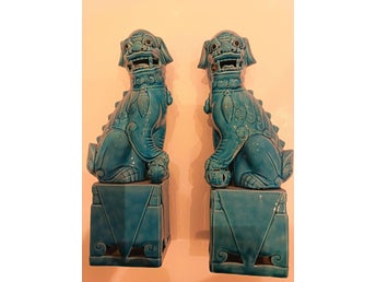 Par turkosa kinesiska Fu-lejon / Foo dogs i glaserad keramik – 1900-tal