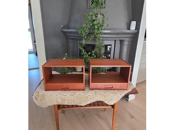2 Sängbord / telefonhylla / vägghylla i teak, Retro 60-tal