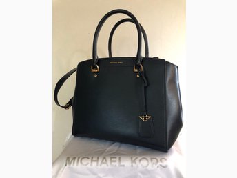 Marinblå väska i skinn från Michael kors, nyskick (372983484 Marinblå väska i skinn från Michael kors, nyskick (372983484