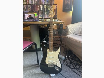 Squier Stratocaster elgitarr