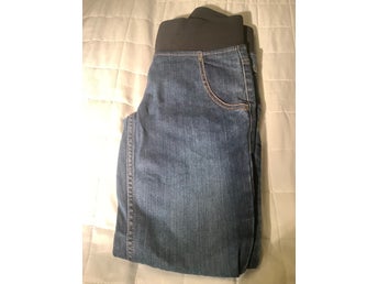 Gravidjeans/gravidbyxor Polarn och pyret storlek 34