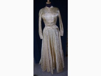 La Sposa exklusiv brudklänning! Nyvärde ca 1600.. (342896447 La Sposa exklusiv brudklänning! Nyvärde ca 1600.. (342896447