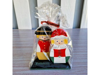 Swedish Folk Couple Wood Figurines on Base - Folkärna 1995 - 13.5 cm