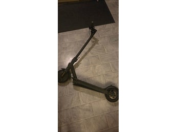 Mi Electric Scooter Essential elscooter – utan batteri / reservdelar