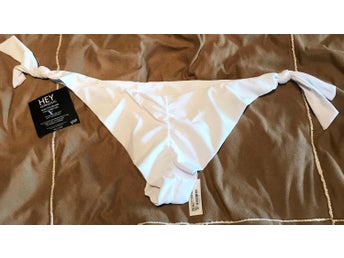 Vit Bikinitrosa Brazilian Panty stl. XL från Nelly.com