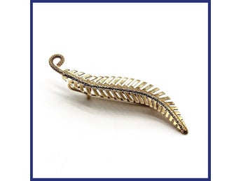 Brosch, 18K guld, lövmotiv (vikt 1,5g)