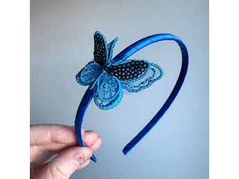 VARUPARTI 20 st - Diadem med fjäril i spets blå färg från Lollipop till barn