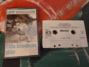 KASSETTBAND, TILLS KLOCKAN SLÅR, LEIF KARLSOON, KASSETT