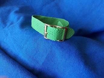 Klockarmband Knallgrönt 70-tal Bredd 1,5 cm Längd ca 21,5 cm