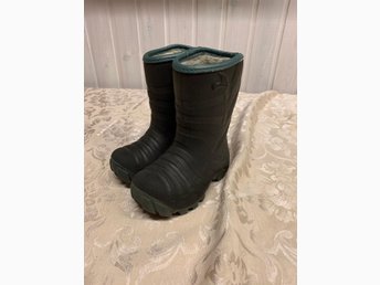VIKING fodrade stövlar stl 23 Svarta innermått ca 15,5 cm VIKING fodrade stövlar stl 23 Svarta innermått ca 15,5 cm