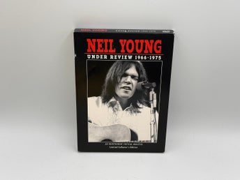 Neil Young Under Review 1966-1975 Limited Collector's Edition - DVD