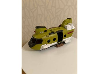 Leksakshelikopter med lastutrymme (cirka 47 cm lång)