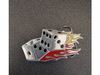 Rött, silver, gult bältesspänne