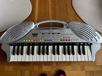 Music Time Keyboard 270 för barn