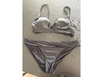 Ralph lauren bikini svart strl 42-44