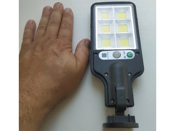 justerbar solenergi utomhus LED lampa med rörelsesensor, 3 lägen, väderbeständig