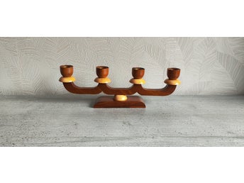 Skandinavisk Vintage Träljusstake Mid Century Modern