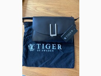 clutch väska tiger of sweden clutch väska tiger of sweden