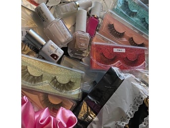 ~ ”Mystery bag” SkönhetsPaket ~ Lösögonfransar/Nagellack/tatueringar