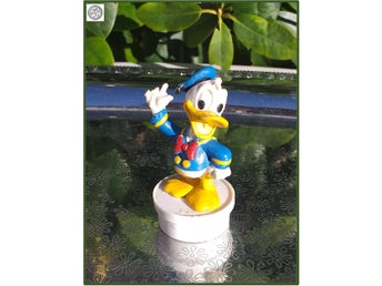 Kalle Anka Donald Duck på avsats Nestlé Disney figur
