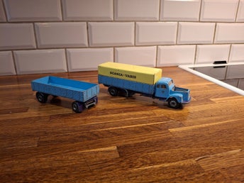 Tekno Scania Vabis lastbil med släp