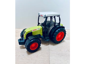 Bruder Claas Nectis 267 F Traktor