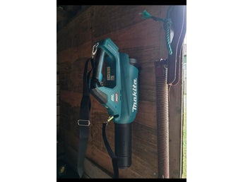 Makita UB001G 40V väggfäste för lövblås
