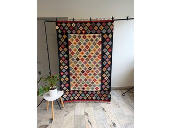 Handvävd Ull kelimmatta 187 x 126 cm