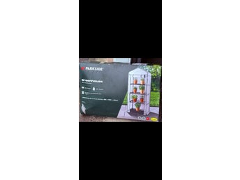 Parkside Växthus med 4 hyllplan