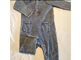 H&M grå jumpsuit, storlek 86