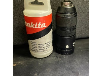 Makita borrchuck passar typ alla Makita, en liten skada på chucken påverkar ej.
