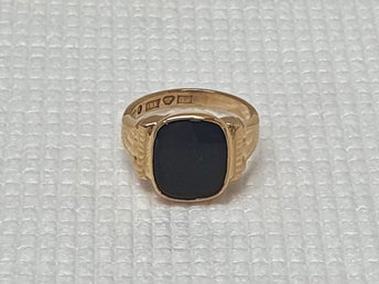 Klackring i 18k guld stl. 19,1 med sten