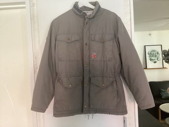 Fjällräven grå jacka storlek 40 retro/ vintage
