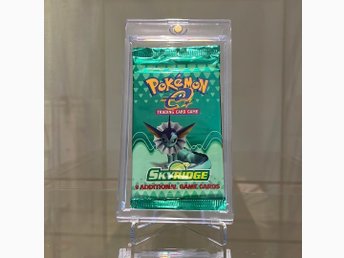 Se produkter som liknar Pokemon Skyridge Booster Pack.. p Tradera  (717764375)