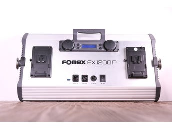 4x Fomex EX1200P Studiolampa inkl. Barndoors och Väskor (INKL. MOMS)