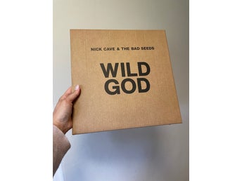Nick Cave & The Bad Seeds - Wild God - Replika av albumomslag