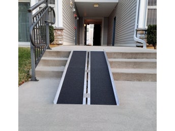 Rullstolsramp, handikappsramp, 183cm, ihopfällbar, Ny och oanvänd, fri frakt.