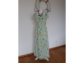 Ljusgrön klänning Vero Moda.